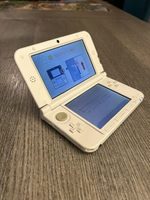 Japanese Nintendo 3DS LL – Mint × White (Boxed)
